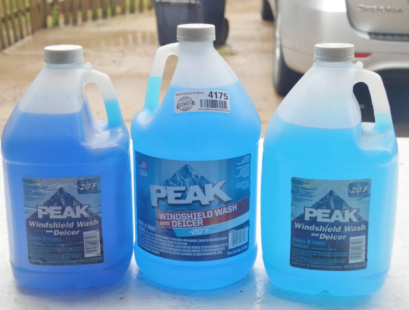 lot 4175 image: 3 Bottles Windshield Washer and DeIcer Fluid