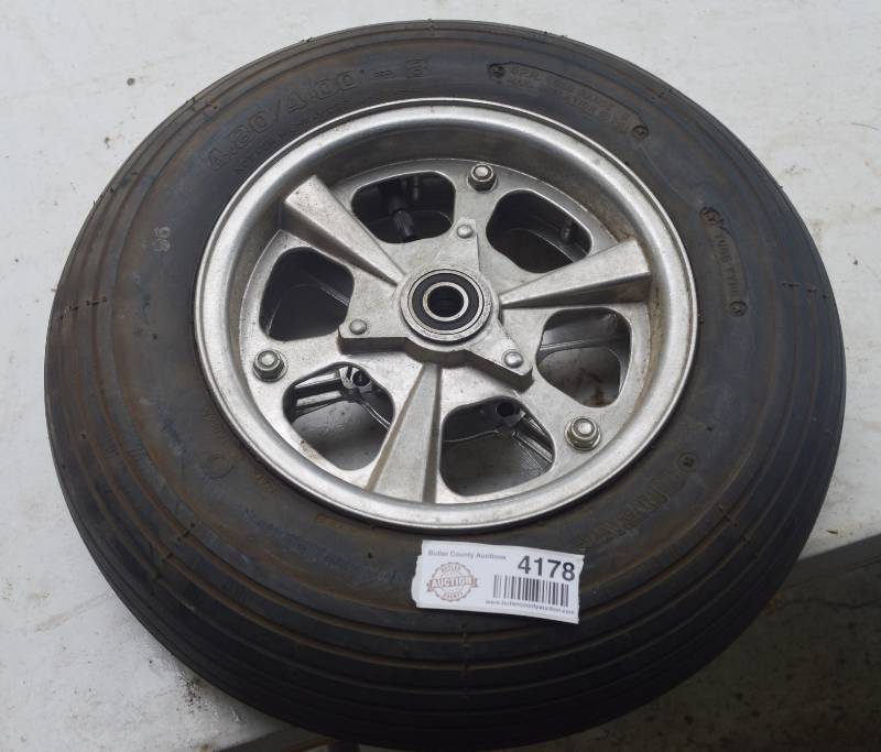 lot 4178 image: Wheelbarrow Tire 4.804.00-80