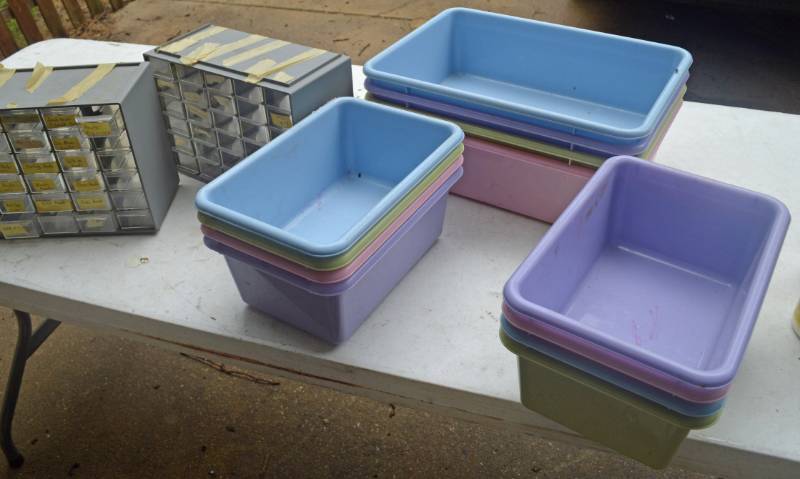 lot 4197 image: Lot of Storage Tubs. Small Parts Bins. Hanging Rack