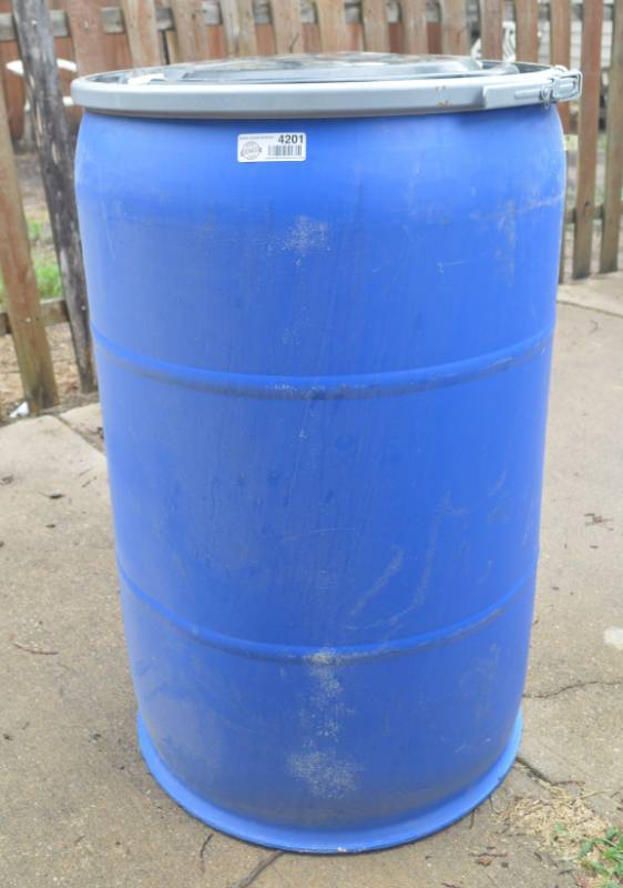 lot 4201 image: 55 Gallon Open Top Poly Drum