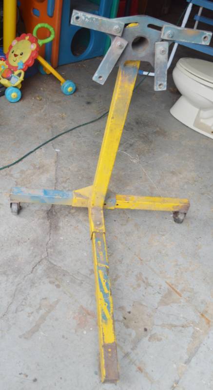 lot 4209 image: Engine Stand