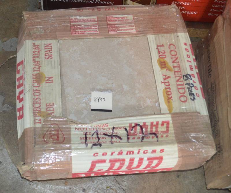 lot 4214 image: Lot of 12 x 12 tile - Approx 42 pieces