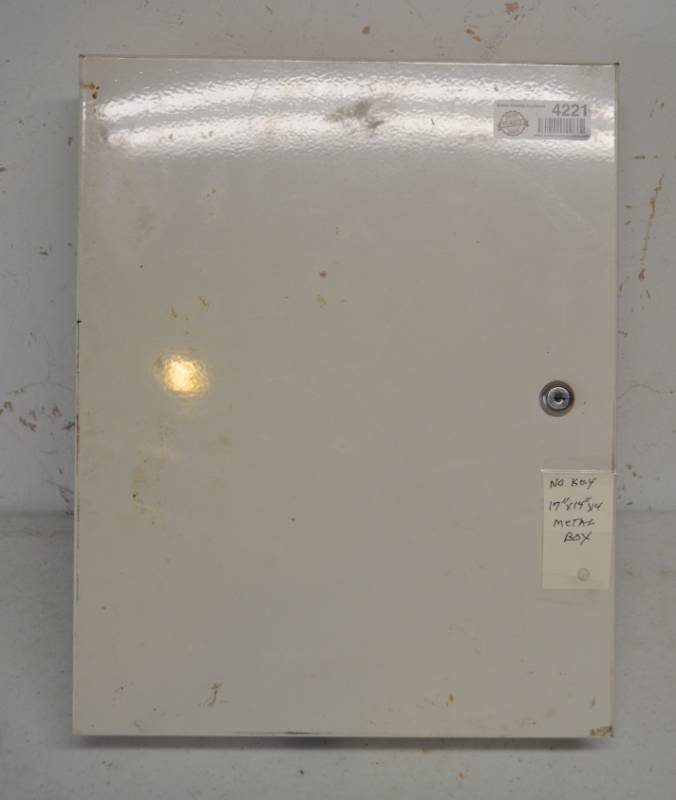 lot 4221 image: Metal Wall Box 17x 14x4 NO KEY