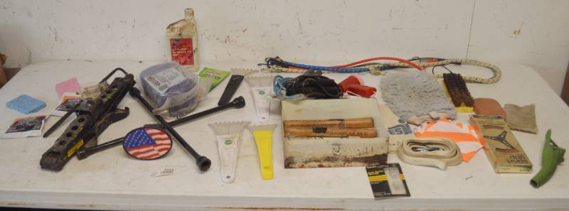 lot 4223 image: Lot of Misc. Automotive Items