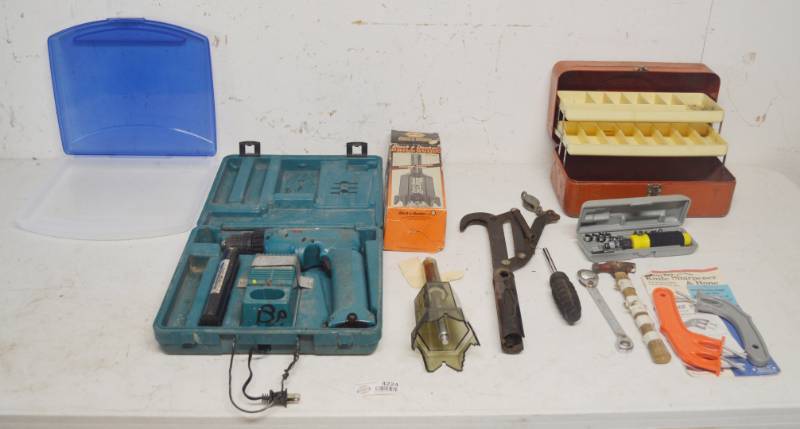 lot 4224 image: Lot of Misc. Tools. Drill is Untested