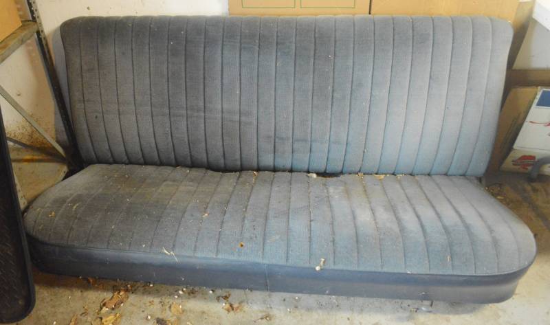 lot 4234 image: Bench Seat 57x28 Possibly out of Old Truck. Unknown