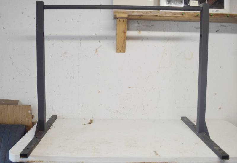 lot 4238 image: Stud Bar Pull-Up Bar 39
