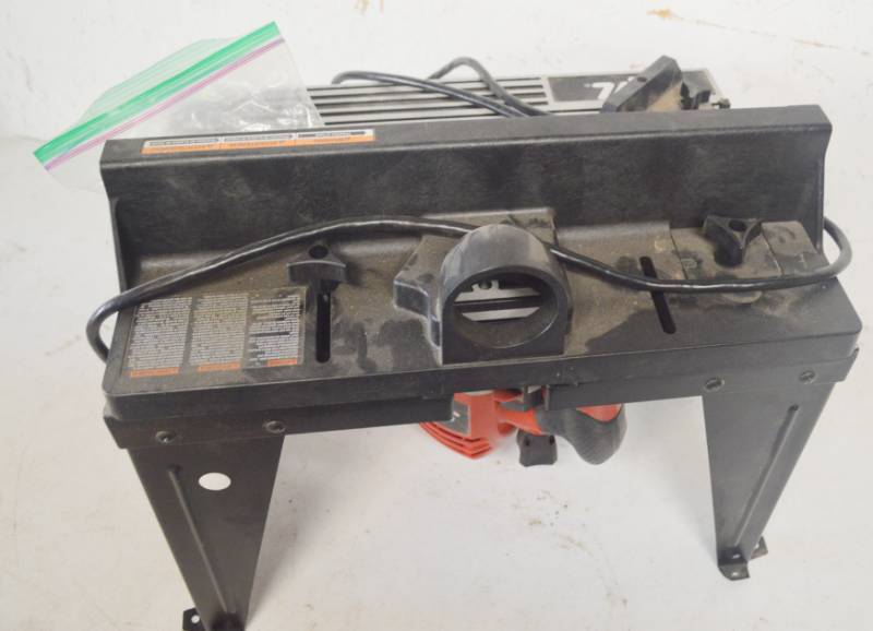 BLACK AND DECKER ROUTER TABLE 76-400