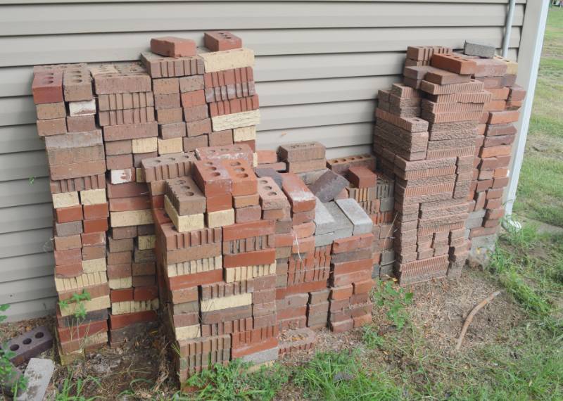 lot 4267 image: Large Lot of Various Bricks.