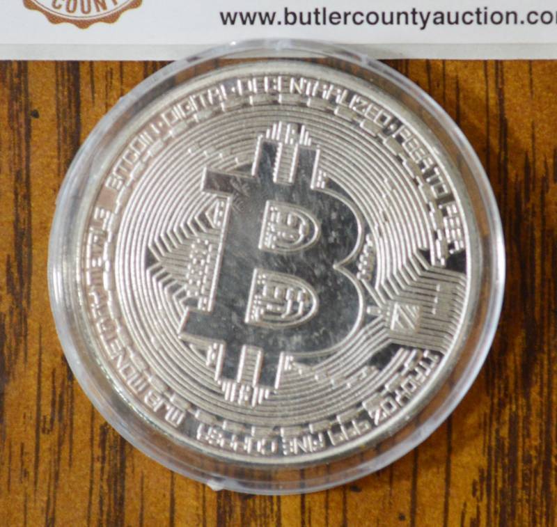 lot 4272 image: Bitcoin Commemorative Round 2013.