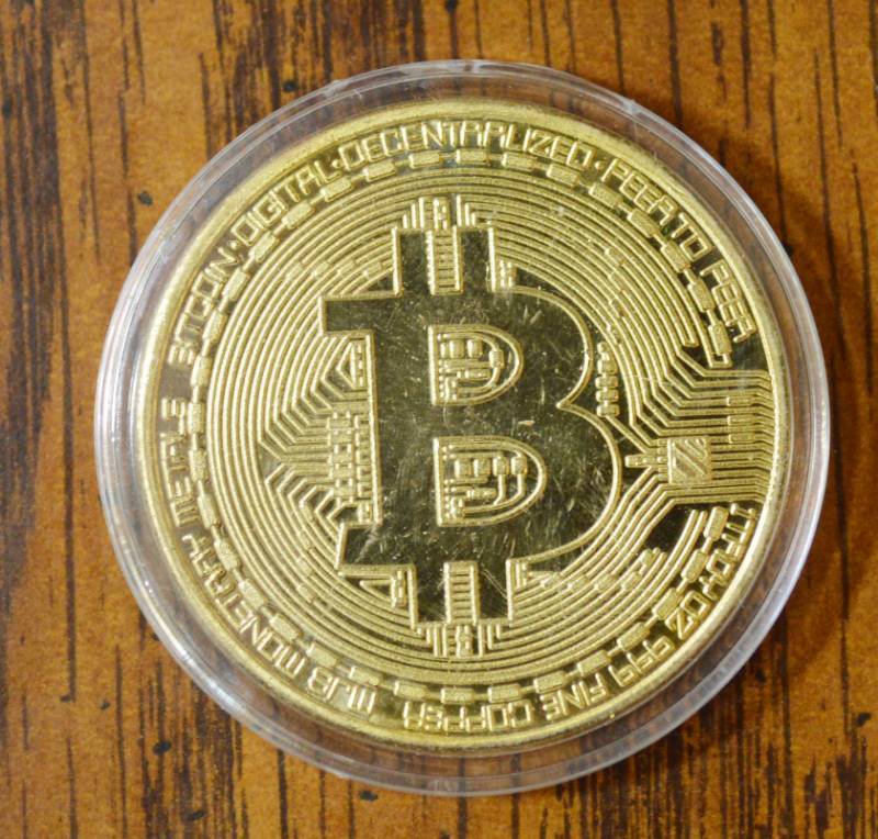 lot 4274 image: Bitcoin Commemorative Round 2013.