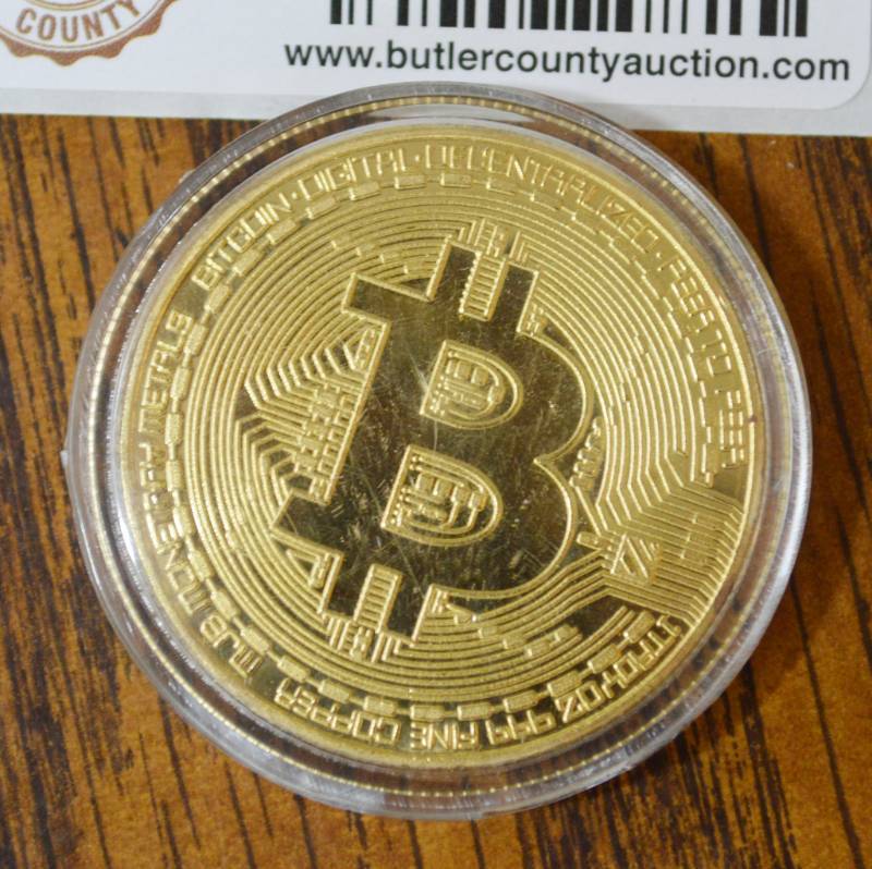 lot 4275 image: Bitcoin Commemorative Round 2013.