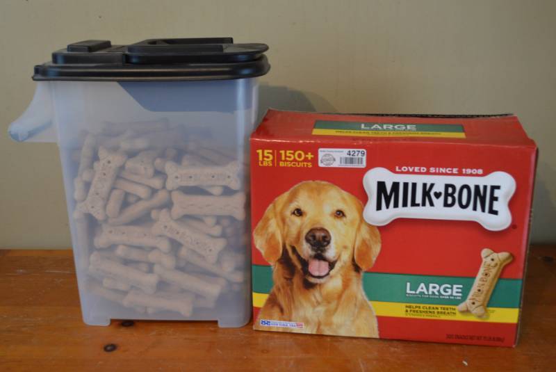 lot 4279 image: Milk Bones box and Plastic Tub 34 Full