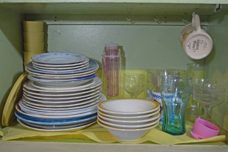 lot 4298 image: Misc. Dishes on Shelf (Will Be In Box)