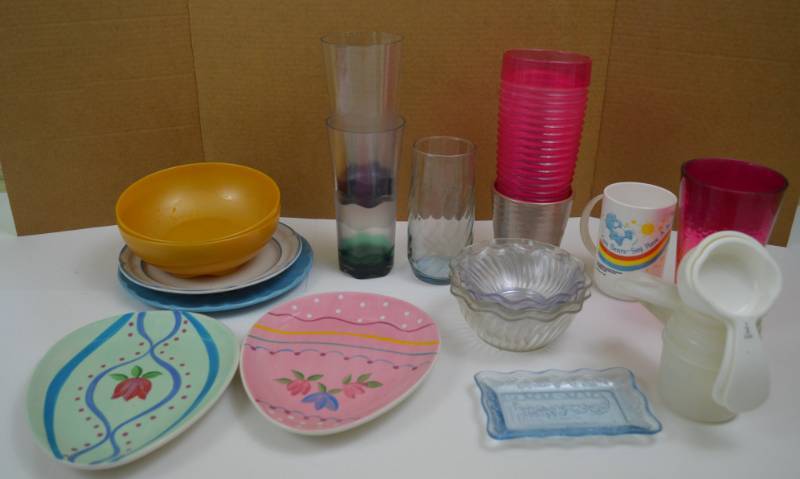 lot 4309 image: Misc. Kitchen Lot