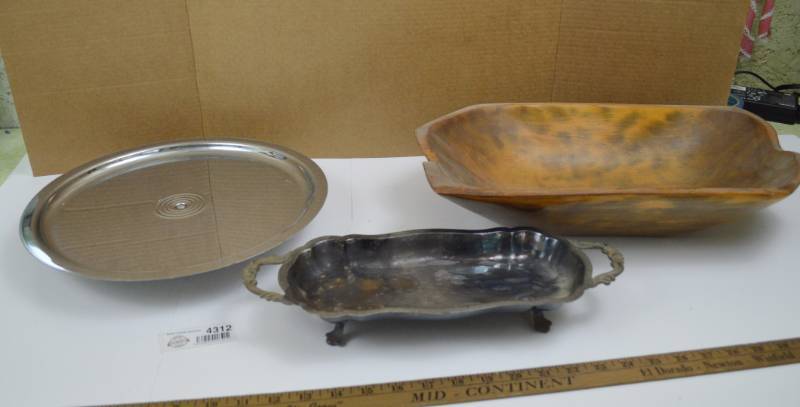 lot 4312 image: Cake Plate, Wood Bowl and Serving Tray