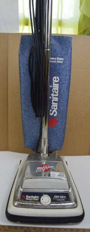 lot 4320 image: Sanitaire Vacuum 840 Watt. Turns on. Untested