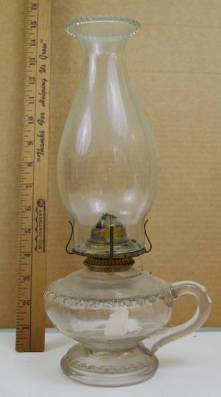lot 4322 image: Antique oil Lamp