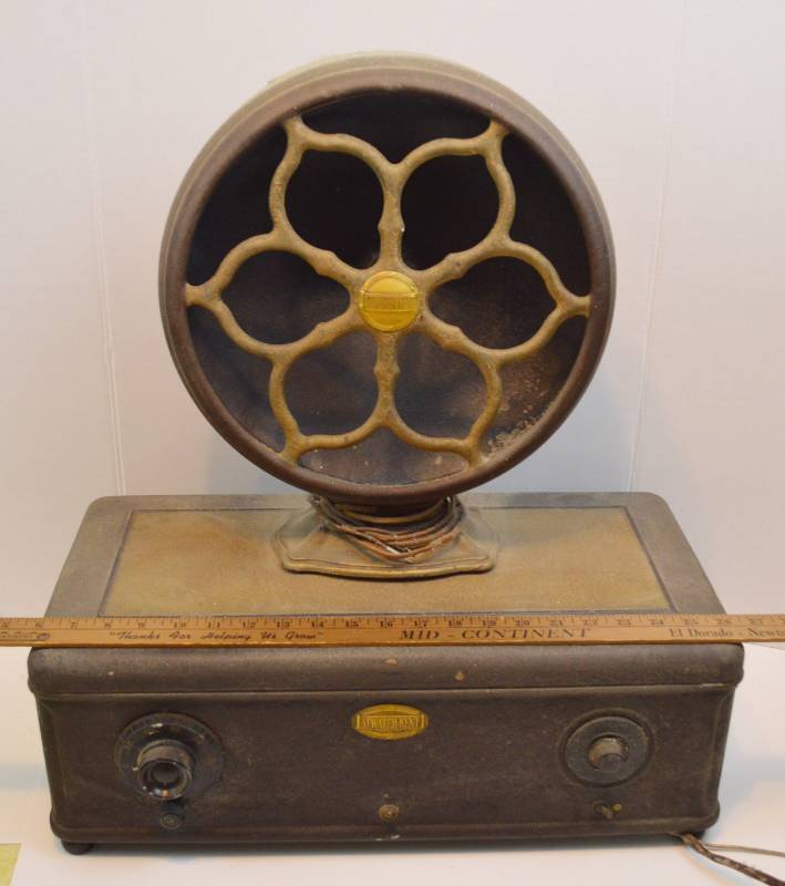 lot 4329 image: Atwater Kent Antique Radio. Condition Unknown, Power Cord is Broken