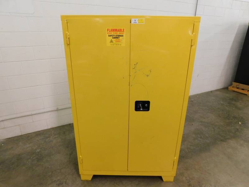 lot 1478 image: FM45, Safety Flammable Cabinet - High Rise, Manual Close