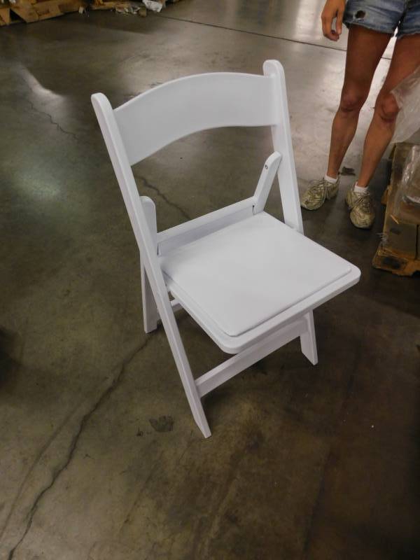 lot 1528 image: Lot of 4 White Folding Chairs