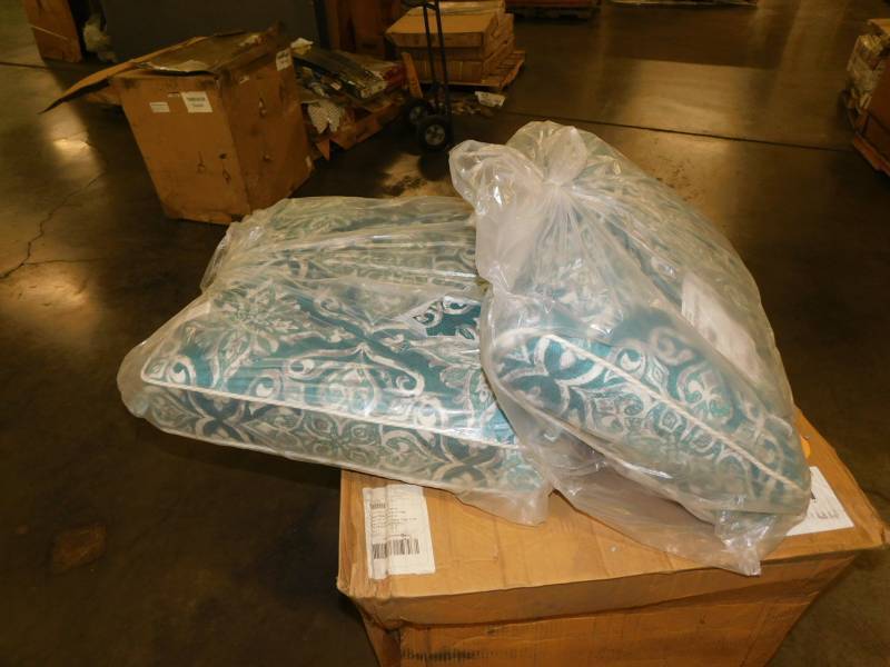 lot 1530 image: Set of Carlisle Loounge Chair Cushions