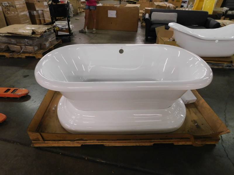 lot 1535 image: Free Standing Tub With Decorative Base