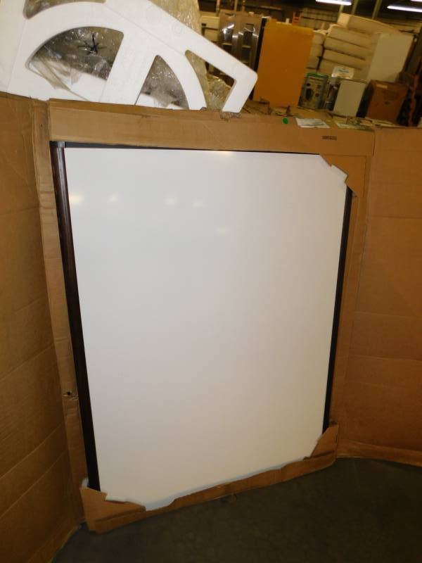 lot 1574 image: Dry Erase Board
