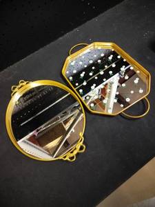lot 3857 image: A 2pk Mirrored Serving Trays