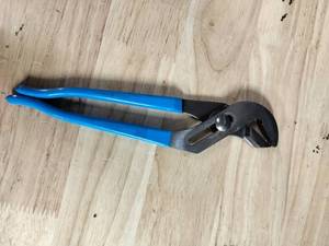 lot 10438 image: Adjustable Groove Joint Pliers