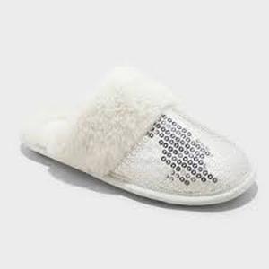 lot 10028 image: Auden XL (11-12) Womens Slippers