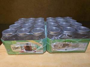 lot 15918 image: Ball Regular Mouth Pint Mason Jars with Lids - 2 Cases
