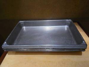 lot 15949 image: Commercial Aluminum Sheet Pans - Set of 5