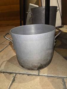 lot 27311 image: Large Stock Pot
