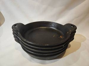 lot 27231 image: Cast Iron Individual Round Serving Dishes - Set of 5