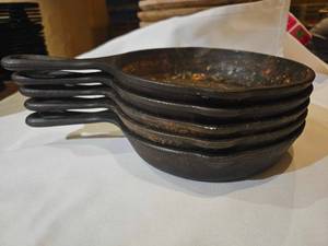 lot 27240 image: Cast Iron Skillet Set - 6 Piece Individual Serving Pans