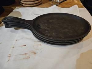 lot 27252 image: Cast Iron Oval Griddle Set - 5 Piece