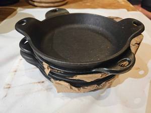 lot 27254 image: Lodge Cast Iron Mini Server Plates - Heat Enhanced & Seasoned