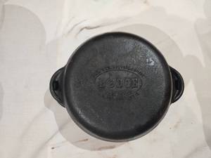 lot 27255 image: Lodge Cast Iron Skillet Heat-Enhanced & Seasoned #HHM5RD F5507