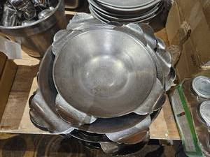 lot 27262 image: Aluminum Scalloped Edge Serving Bowl Set