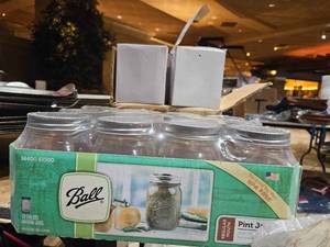 lot 27263 image: Ball Mason Jar Lids Regular Mouth - 12 Pack BPA Free