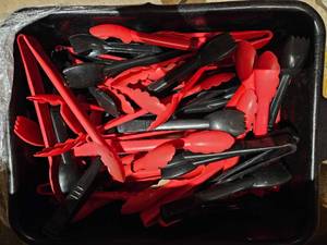 lot 27341 image: Plastic Serving Tongs Lot - Red and Black