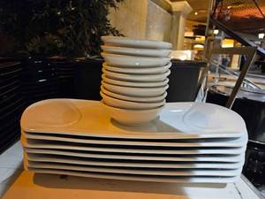 lot 27349 image: Commercial Restaurant White Ceramic Plate Set