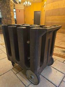 lot 27378 image: CAMBRO Plate Cart