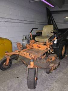 lot 727 image: SCAG Tiger Cub Zero Turn Mower W 52in Deck