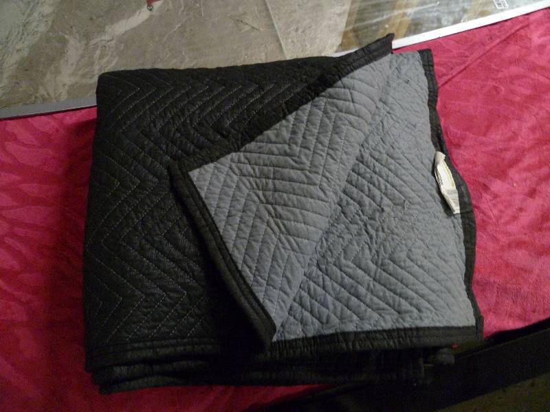 lot 1638 image: Moving Blanket