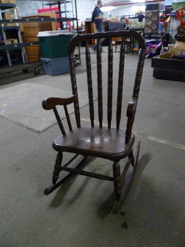 lot 1645 image: Rocking Chair
