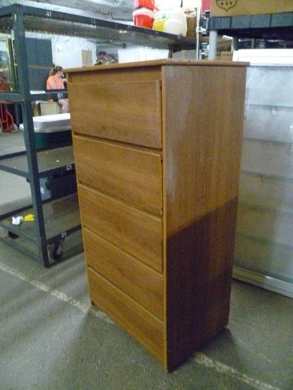 lot 1652 image: Chest of Drawers
