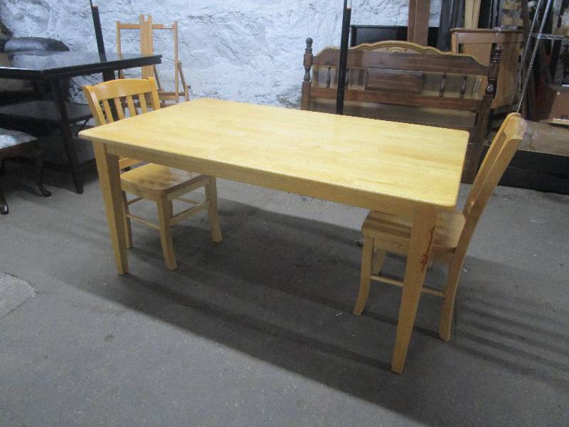 lot 1599 image: Dining Room Table and Chairs