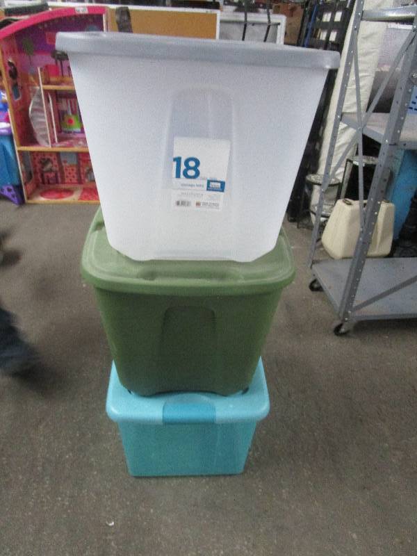 lot 1612 image: Lot of Totes